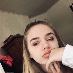 Meet your Posher, Kaitlyn